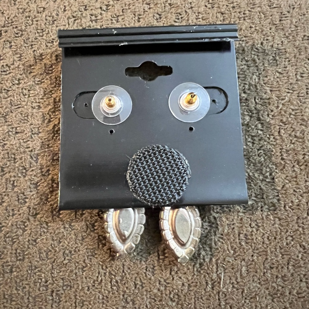 Formal/prom Earring - Picture 2 of 3